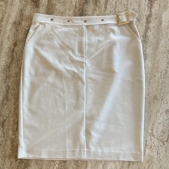 St. John Sport Skirt - Picture 6 of 12